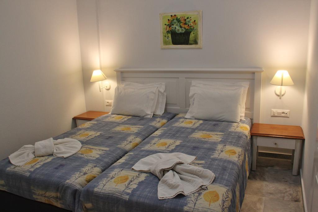 Aparthotel Santa Irene Soúgia Zimmer foto