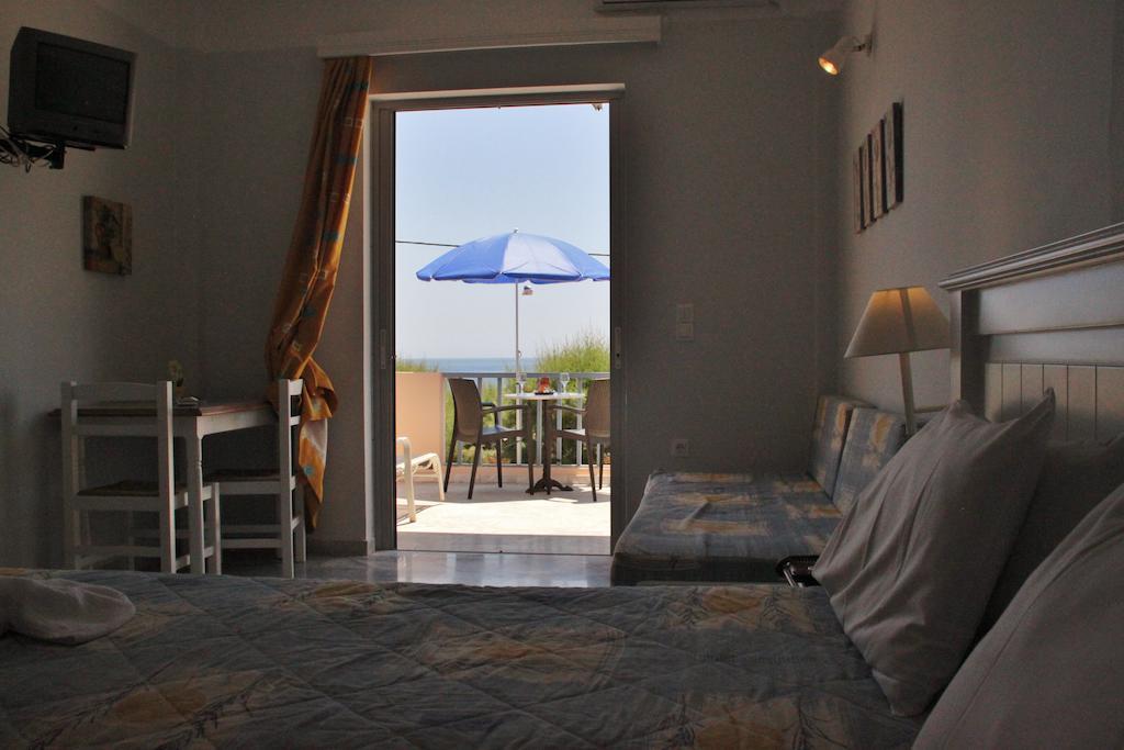 Aparthotel Santa Irene Soúgia Zimmer foto