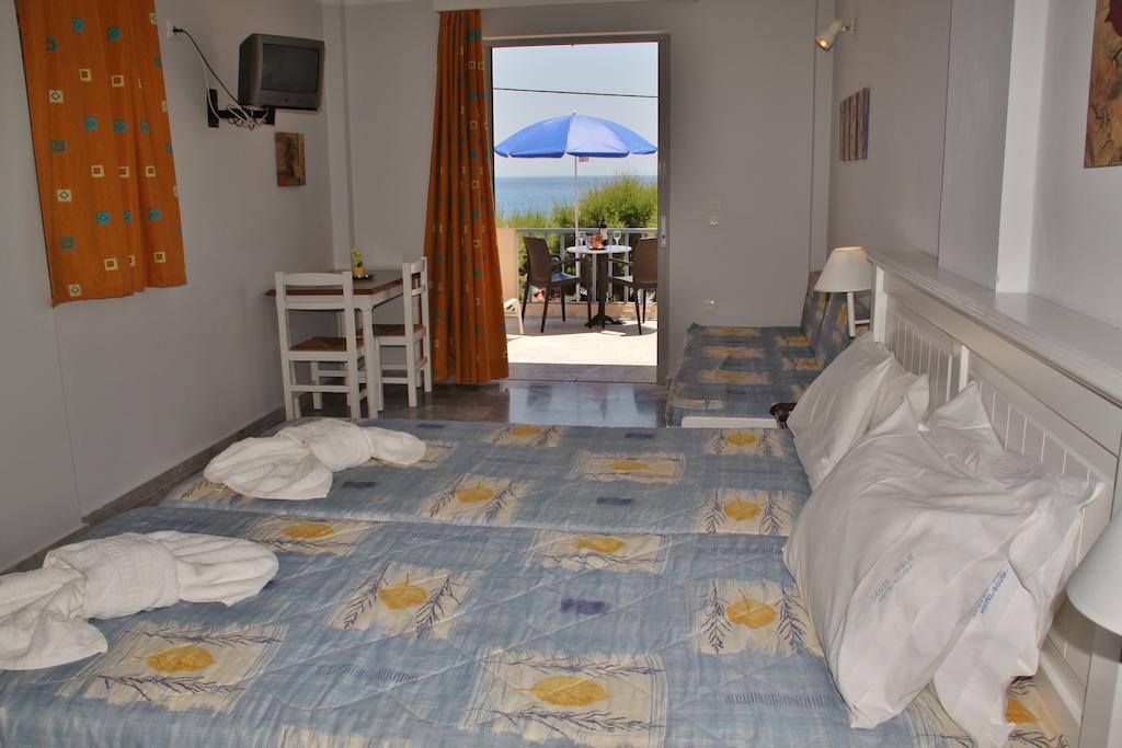 Aparthotel Santa Irene Soúgia Zimmer foto